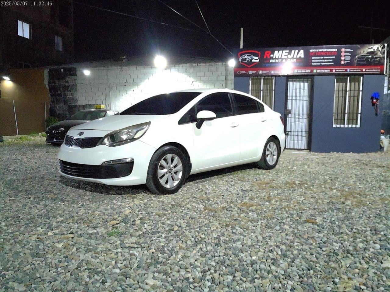 Kia Rio Blanco